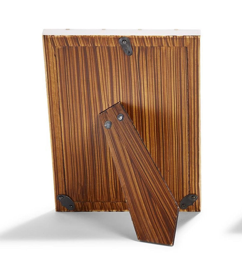 Back of 5x7 brass lines photo frame